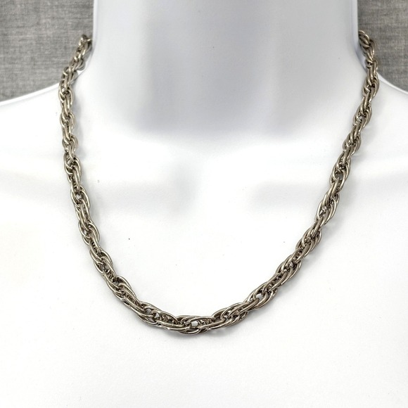 None and/or Unknown Jewelry - Silvertone Byzantine Chain Necklace 18" Woven Link Spring Clasp Lightweight